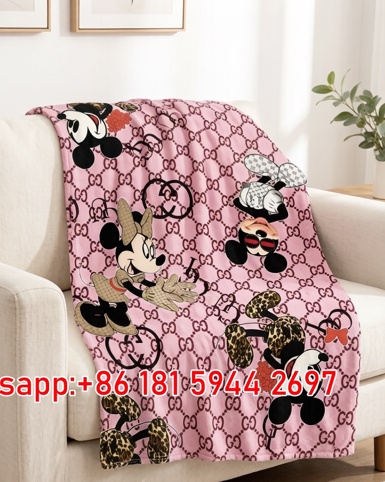 Gucci x Disney Sofa Blanket – Minnie & Mickey Collage Pink GG Monogram Throw Blankets GGJY (17)